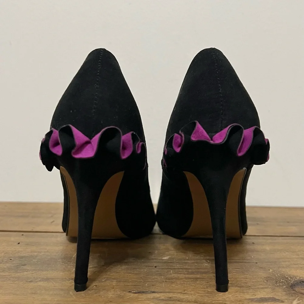 Betsey Johnson Dorthi Black Suede Ruffle Back Heels - Picture 5 of 9